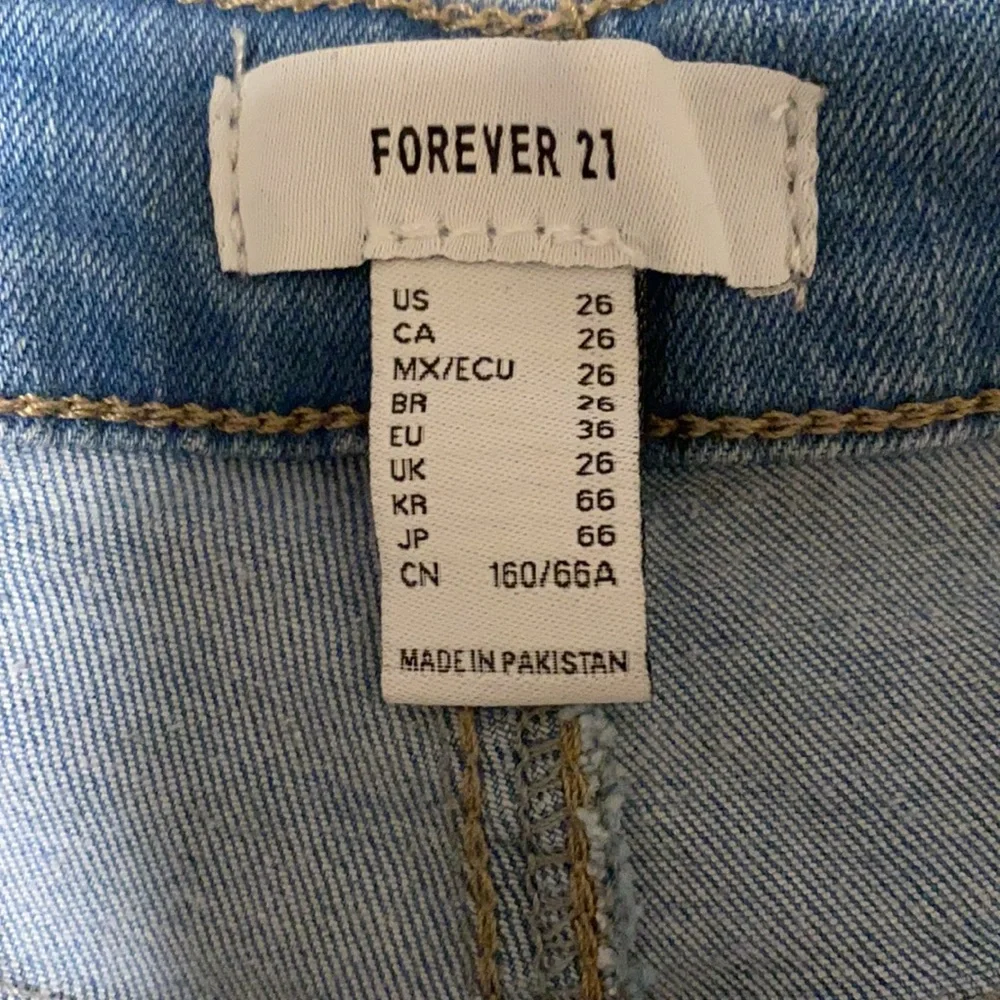 Forever 21 Jeans - Picture 2 of 3